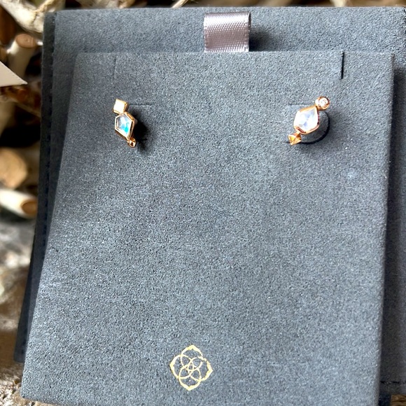 Kendra Scott Rose Gold Bonnie Stud Earrings - Picture 2 of 3